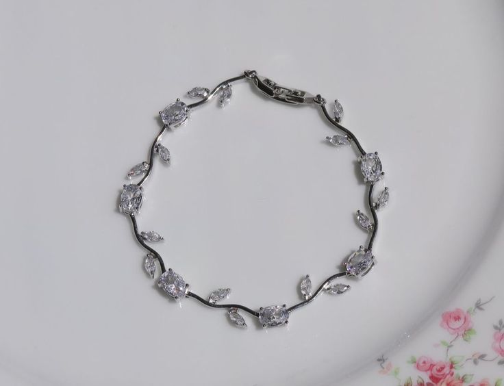 White silver tulip bracelet